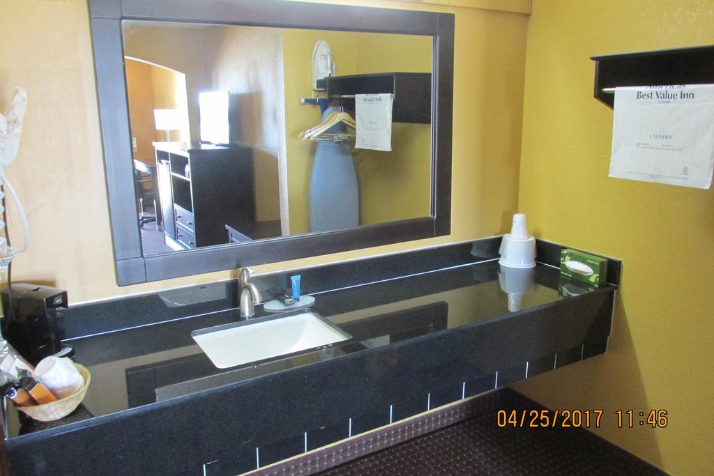Americas Best Value Inn Byram Buitenkant foto